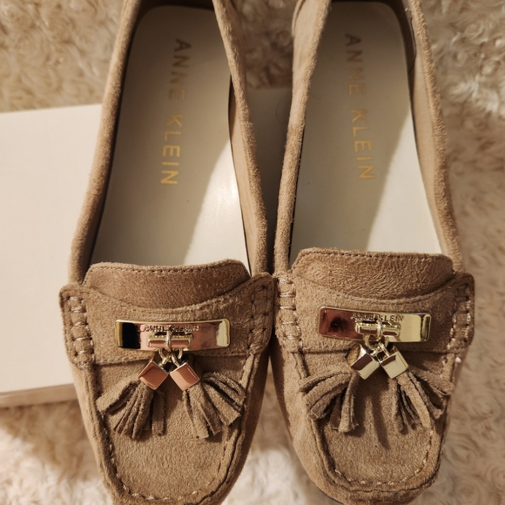 Anne Klein Women's Tan Loafers